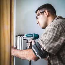 Carregar imagem no visualizador da galeria, Pinador Pneumatico AF506 Makita.
